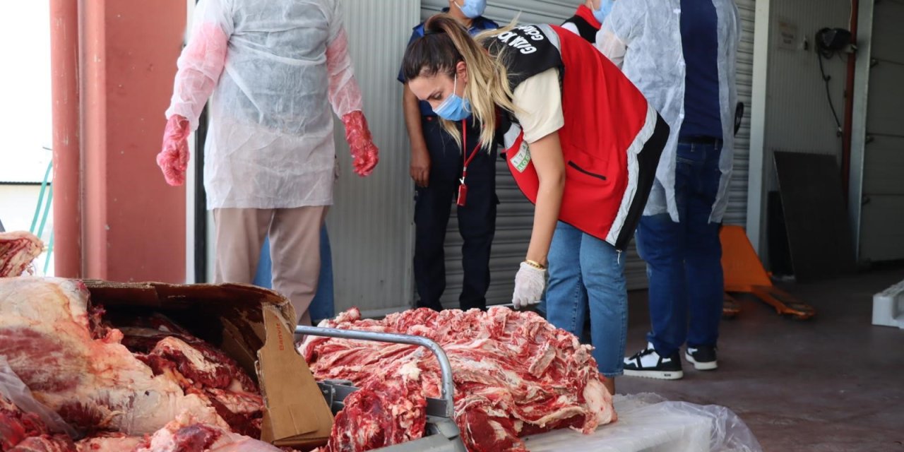 Adıyaman'da satılmaya çalışılan tüberkülozlu et ele geçirildi