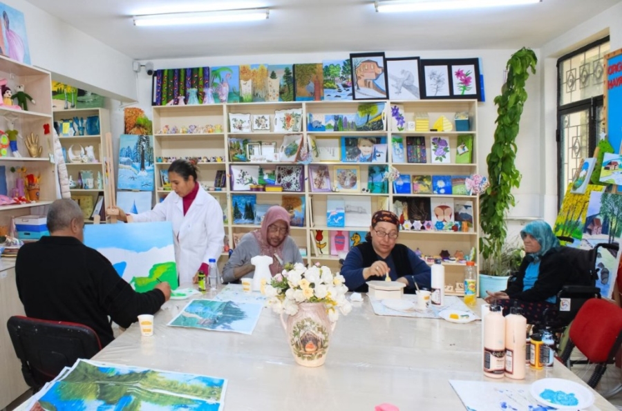 'Yaşam Evi' ihtiyaç sahibi bireylere ve engellilere yuva oluyor