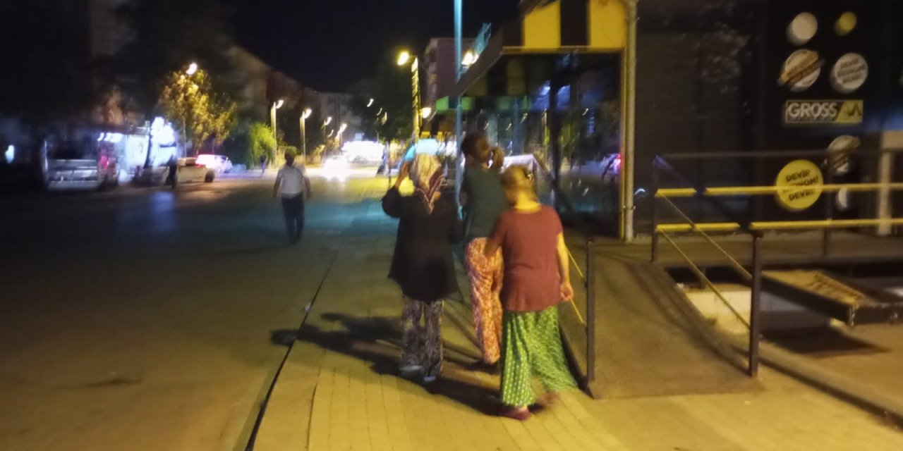Malatya'da korkutan deprem:Halk sokağa atıldı