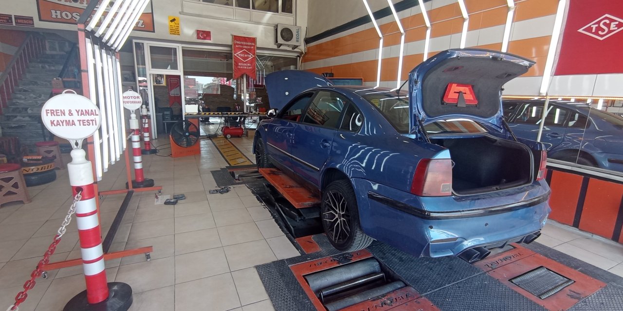 Üç aracı birleştirip bir otomobil yaptılar