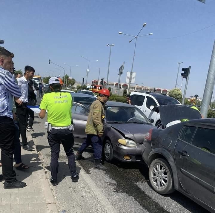 Mardin’de 4 otomobil birbirine gidi