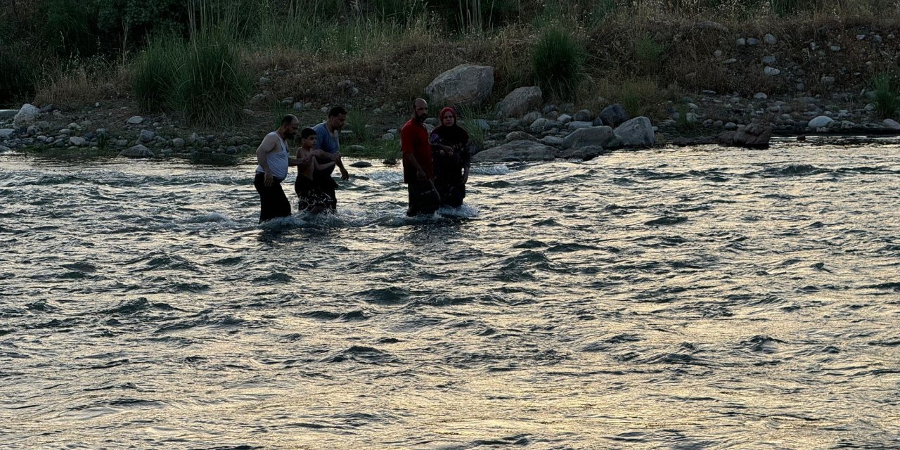 Siirt Kezer Çayı’nda mahsur kalan 11 kişi kurtarıldı
