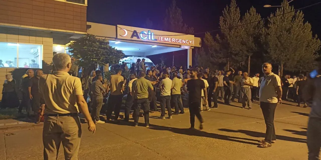 Sağlık Bakanı Koca: “Diyarbakır ve Mardin’de meydana gelen yangında 4 kişi hayatını kaybetti, 6’sı ağır 22 kişi yaralandı”