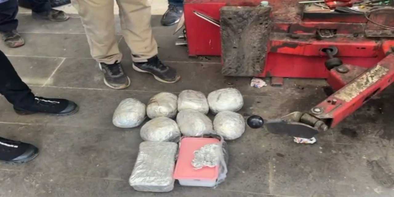 Batman'da Aracın yedek lastiğinden 9.5 kilo uyuşturucu çıktı