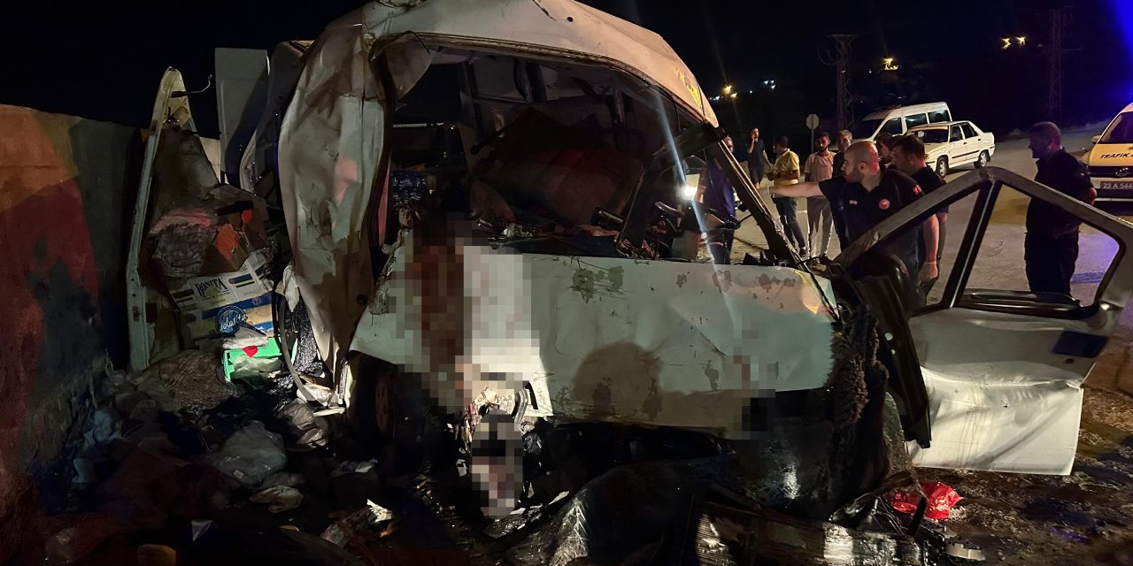 Elazığ’da minibüs istinat duvarına çarptı: 1 ölü, 7 yaralı
