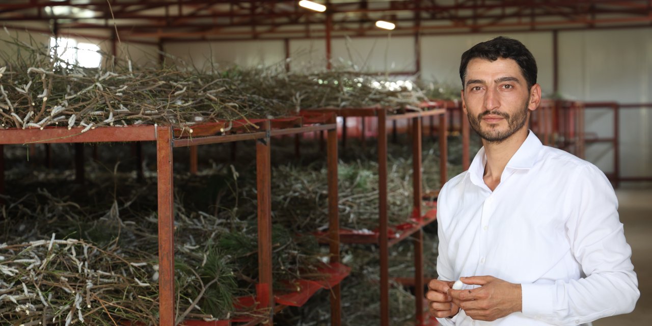 Elazığ tarihinin en büyük ipek böcekçiliği çiftliğini kurdu