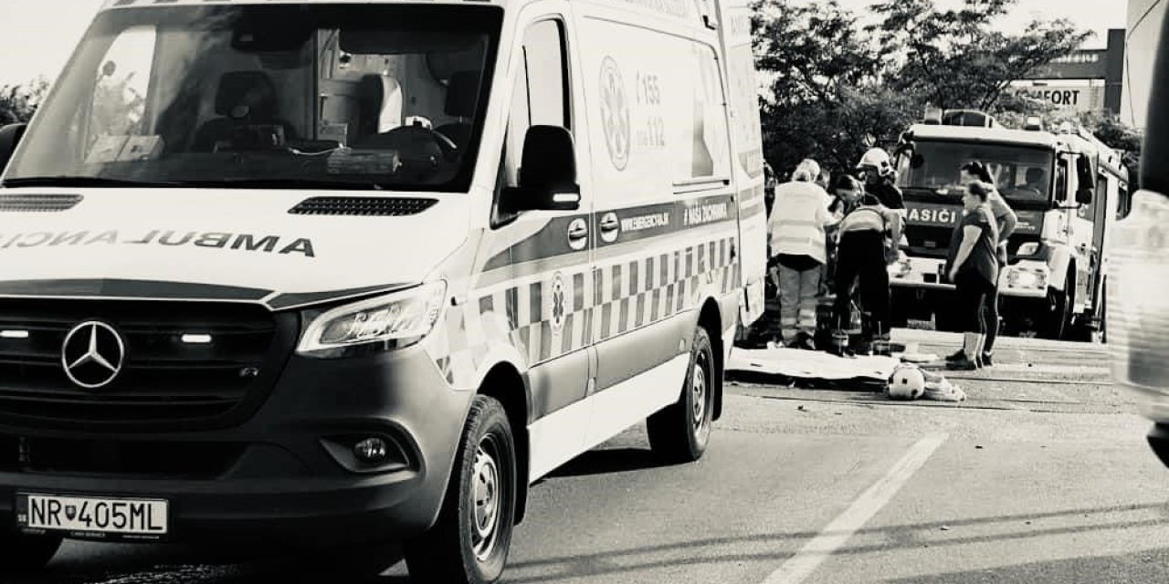 Slovakya’da otobüsle yolcu treni çarpıştı: 5 ölü