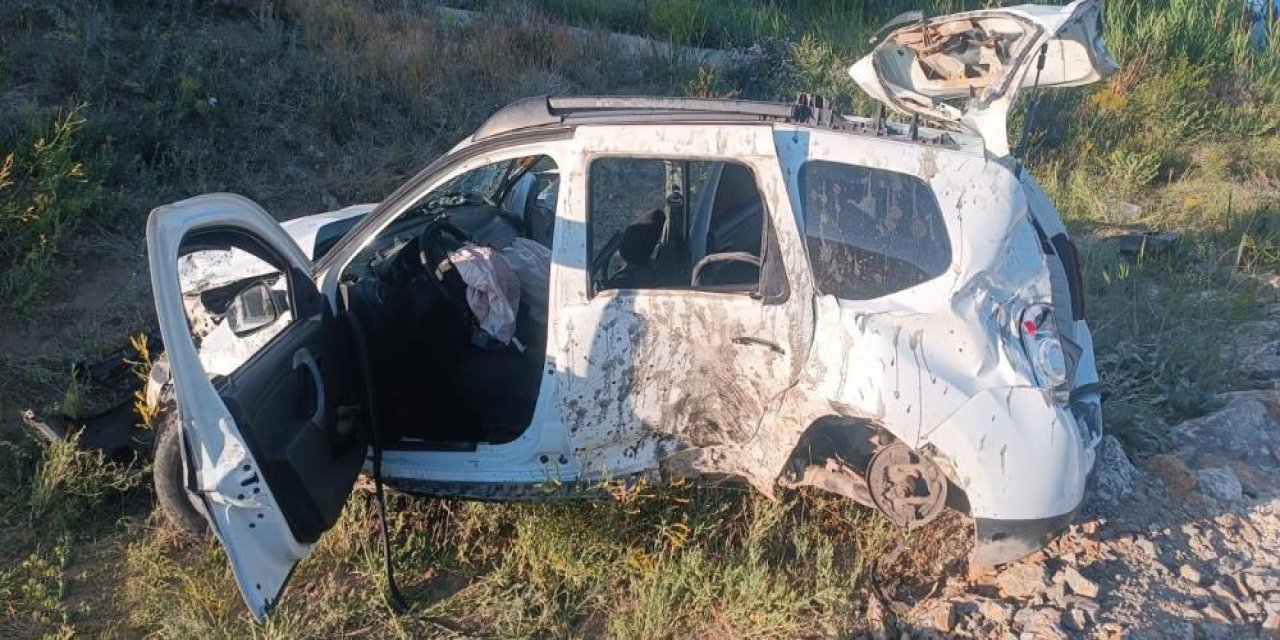 Yüksekova-Van Karayolu'nda yürekleri ağza getiren kaza: 3 kişi ölümden döndü