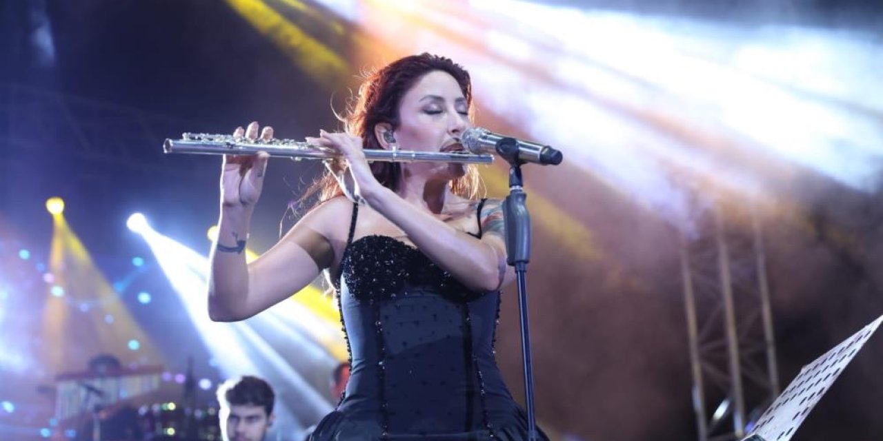 Likya Kaş Kültür ve Sanat Festivali'nde Melek Mosso rüzgarı esti