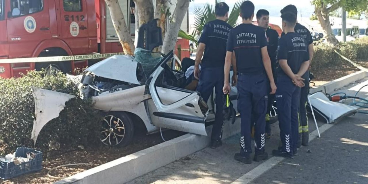 Trafik kazası bir aileyi hayattan kopardı