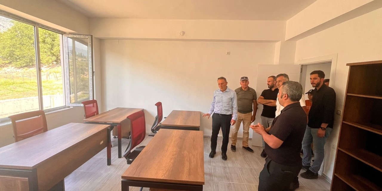 Şırnak Gençlik ve Spor İl Müdürü, Beytüşşebap’ta Kütüphane çalışmalarını inceledi