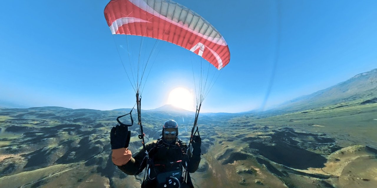 Ağrı Dağı'nda Avrupa yamaç paraşütü rekoru kırıldı