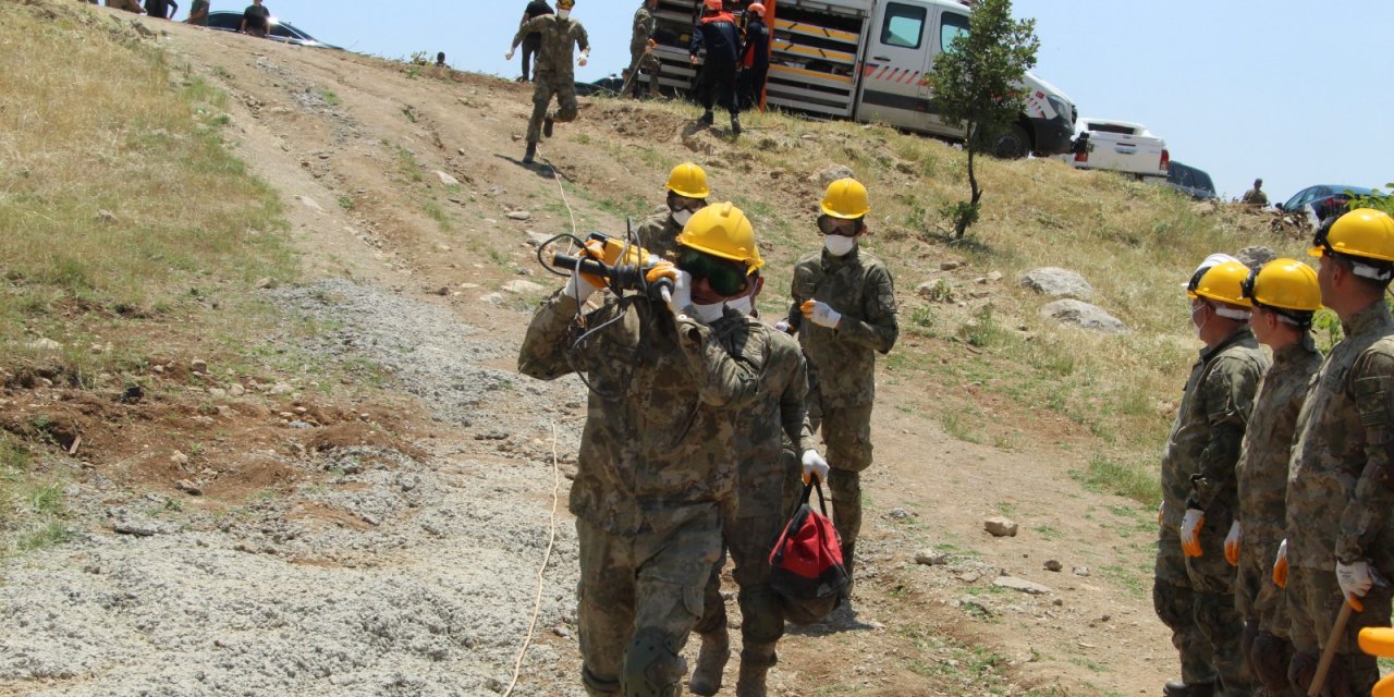 Şırnak’ta 600 Mehmetçik AFAD gönüllüsü olmak için eğitim alıyor