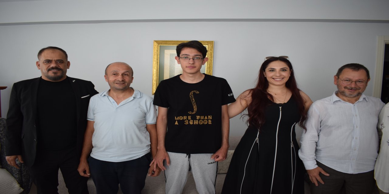 Depremzede öğrenci YKS'de Türkiye birincisi oldu