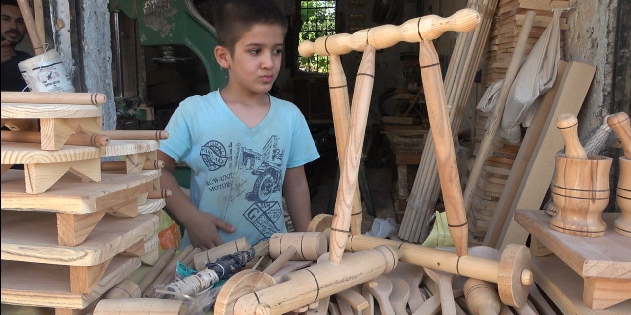Bir Nesil bununla ayakta durmayı ve yürümeyi öğrendi. Bebek Yürüteçleri zamana yenik düştü