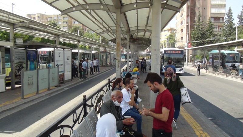 ŞANLIURFA'DA SICAK HAVA VE NEM BUNALTIYOR