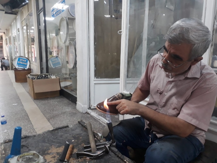 50 YILDIR ÖZENLE YAPILAN AYAKKABILAR TARİH OLUYOR