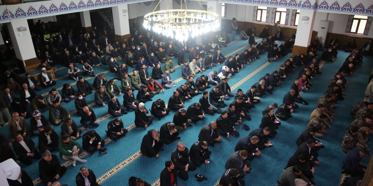 Diyanet'ten 26 Temmuz Cuma Hutbesi: "Cennet Vesilemiz, Aile Büyüklerimiz"