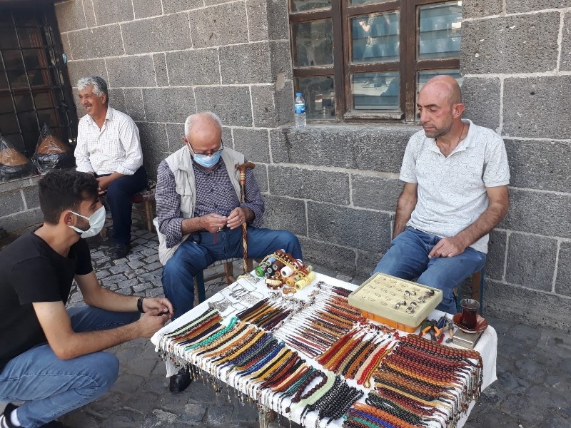 Diyarbakır Ulu Cami'nin gözde tespihçileri