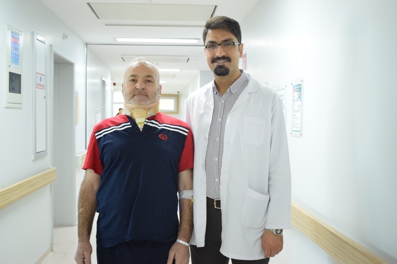 TOPALLAYARAK GELDİĞİ HASTANEDEN YÜRÜYEREK ÇIKTI