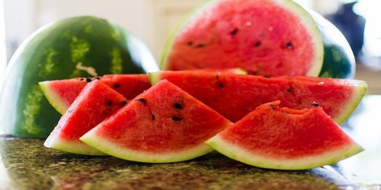 Bir bakışta anlıyorlar : Şeflerin karpuz seçerken uyguladığı 5 tüyo