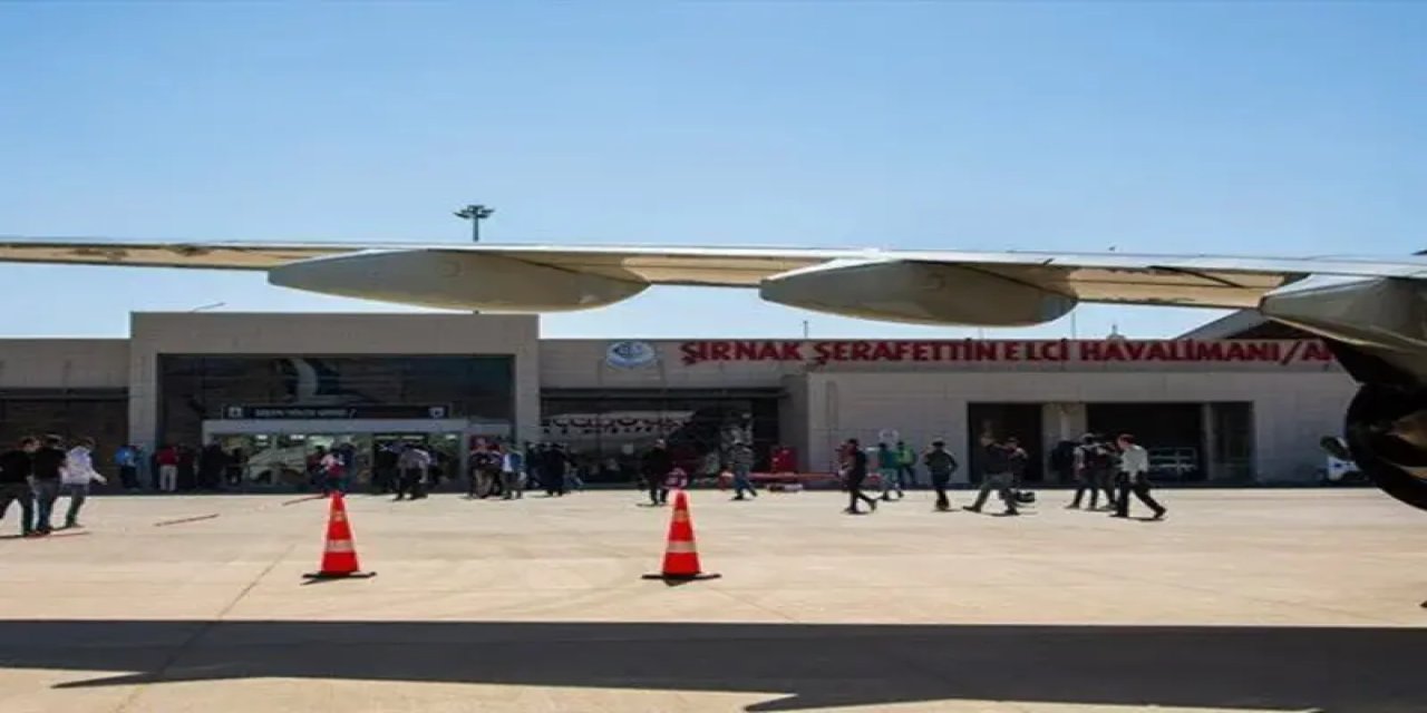 Şırnak-İstanbul seferi yapan uçak çocuk yolcu için acil iniş yaptı
