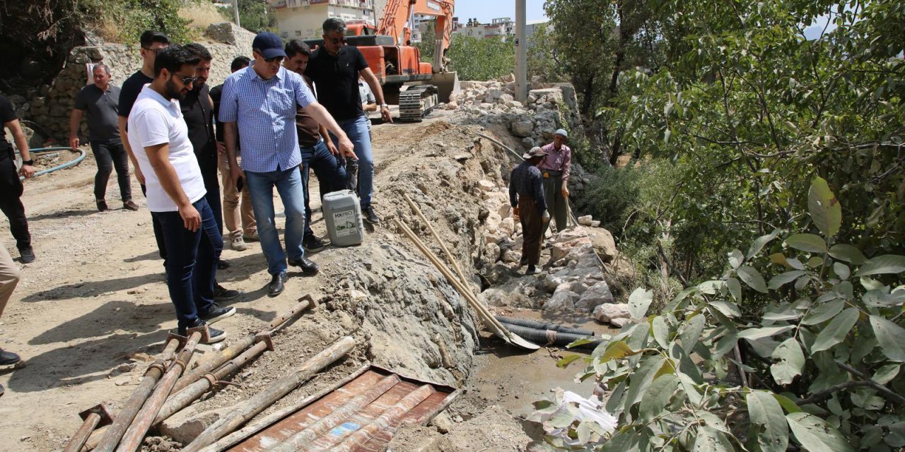 Şırnak’ta Yol Yapım ve Genişletme çalışmaları devam ediyor