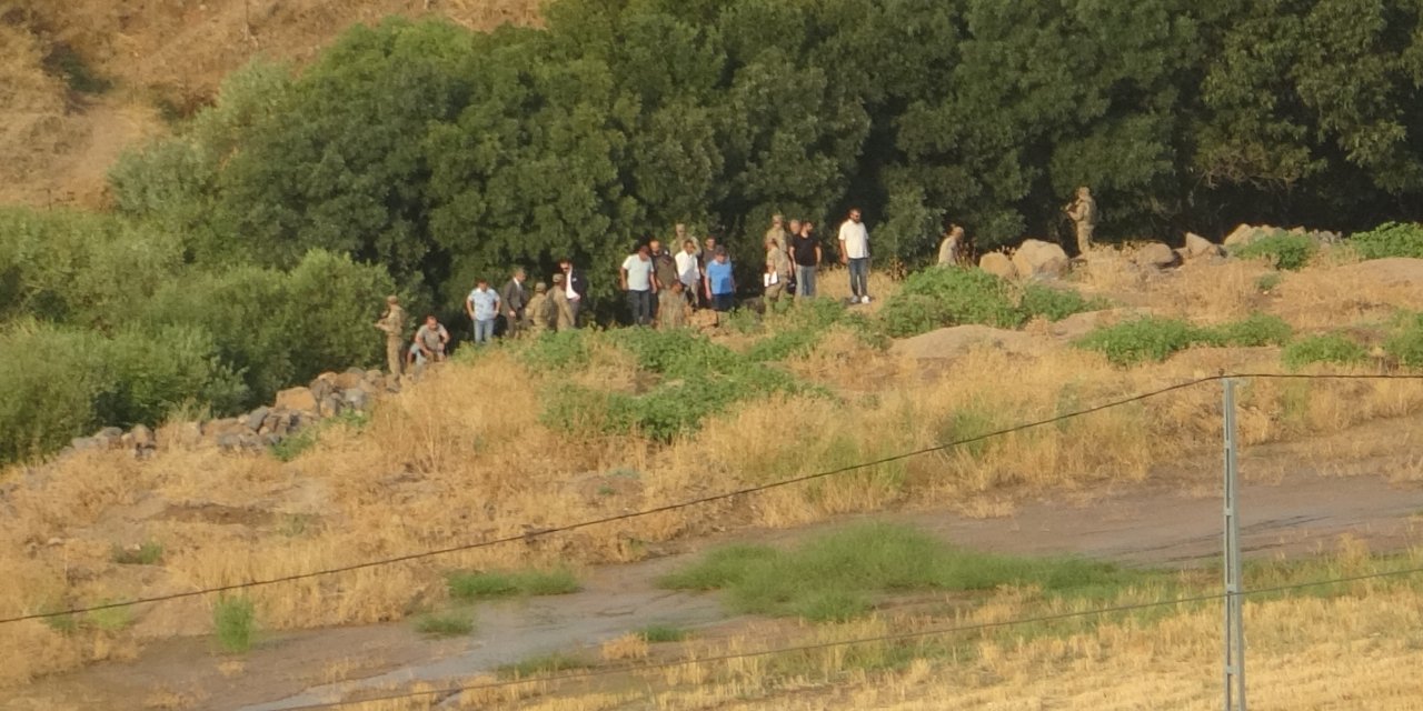 Narin'in cansız bedenin bulunduğu yerde savcılar eşliğinde itirafçı ile keşif yapıldı