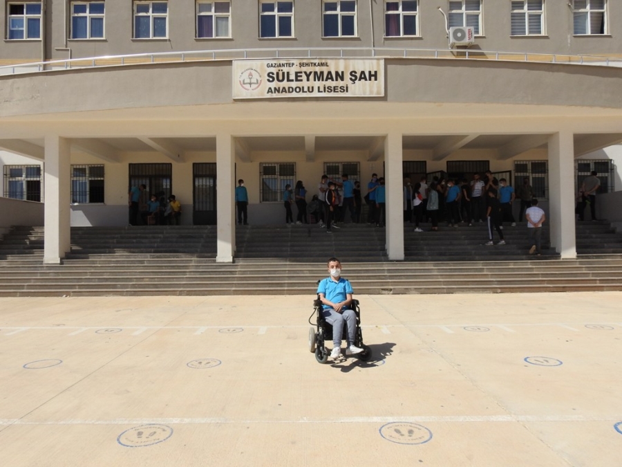 SOSYAL MEDYADAN AKÜLÜ ARAÇ İSTEYEN ENGELLİ GENCE FATMA ŞAHİN SAHİP ÇIKTI