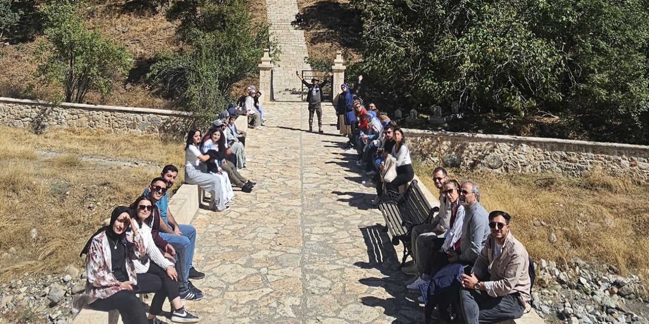 Hakkarili gezginler, Şemdinli’nin tarihi mekanlarını gezdi