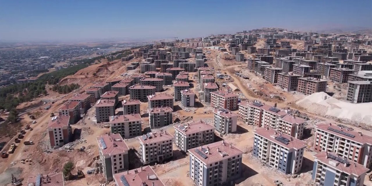 Adıyaman'daki Türkiye'nin en büyük şantiyesinde binlerce işçi çalışıyor