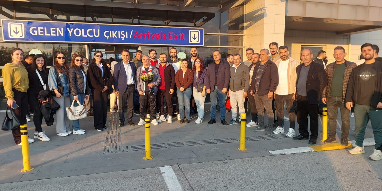 Milli Antrenöre Cizre’de görkemli karşılama