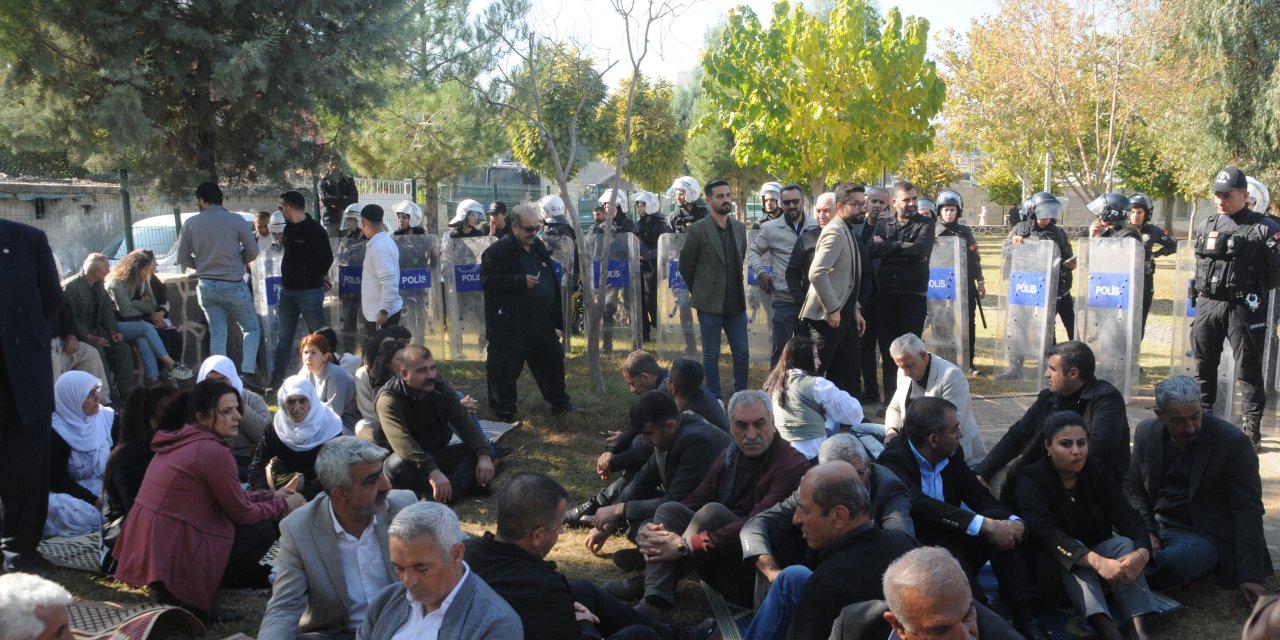 Cizre’de DEM Partililerin Kayyum Tepkisi