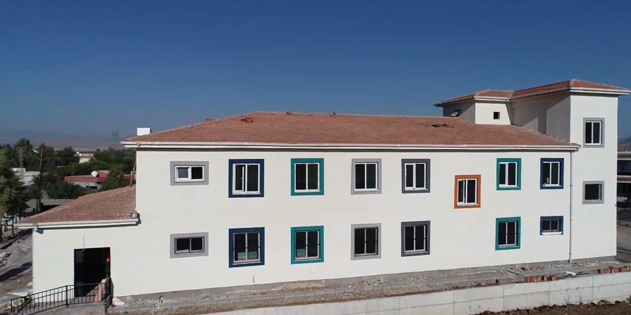Silopi’de İnşaatı biten 8 Derslikli İlkokul Öğrencilerini bekliyor