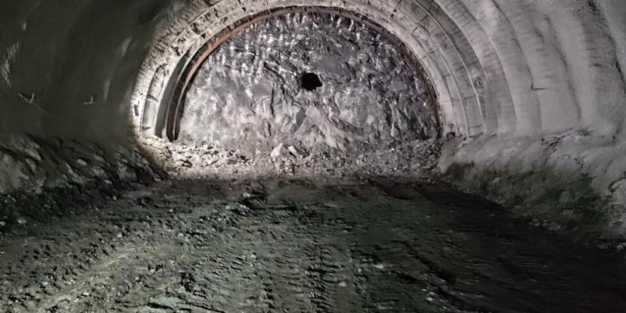 ŞIRNAK VAN YOLU TÜNELİNDE IŞIK GÖRÜNDÜ