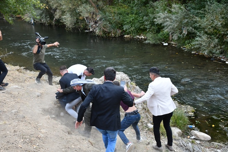 ŞIRNAK'TA İLGİNÇ DÜĞÜN GELENEĞİ