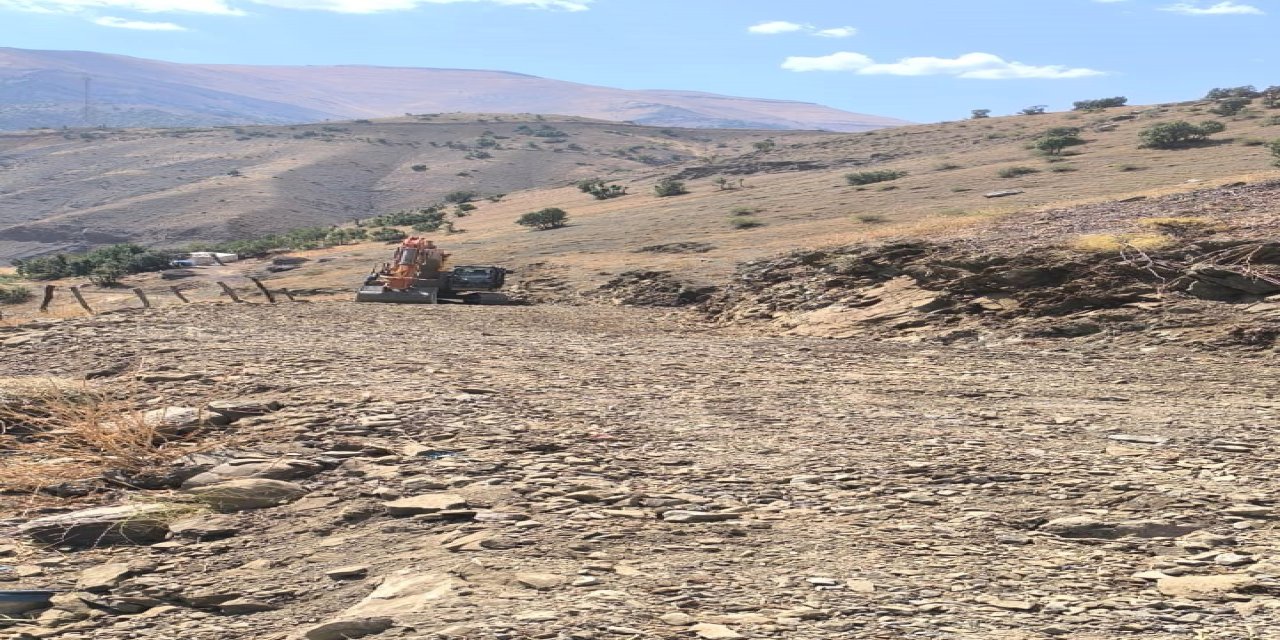 Şırnak İl Özel İdaresi, Koyunoba Köyü'nde Yol Genişletme ve Yeni Yol Çalışmalarını Sürdürüyor