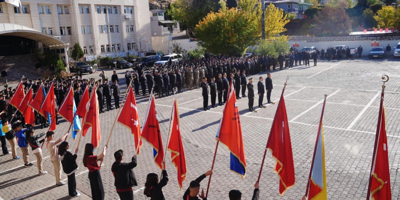 Şırnak'ta 10 Kasım Atatürk'ü anma töreni
