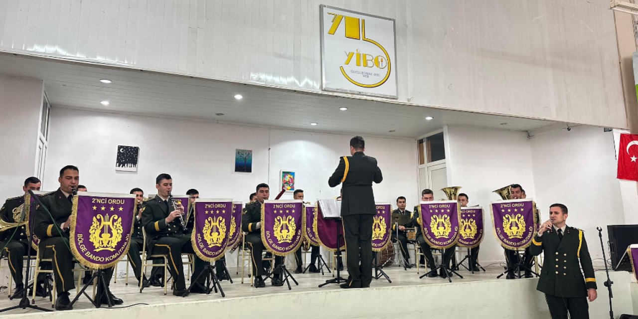 Askeri Bandonun durağı Güçlükonak oldu