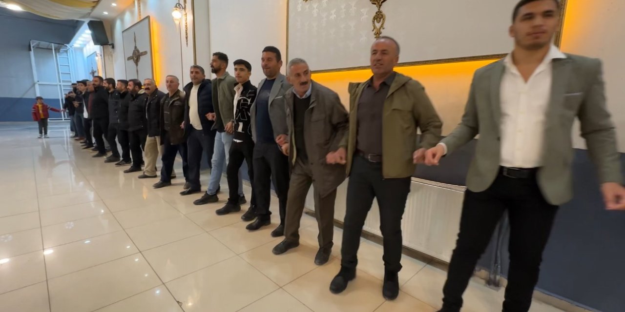 Şoförler gününde,şoförler halay çekerek günlerini kutladı