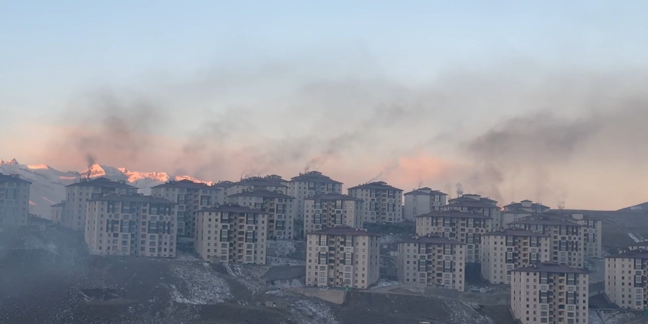 Yüksekovalılar kömür dumanından kurtulmayı bekliyor