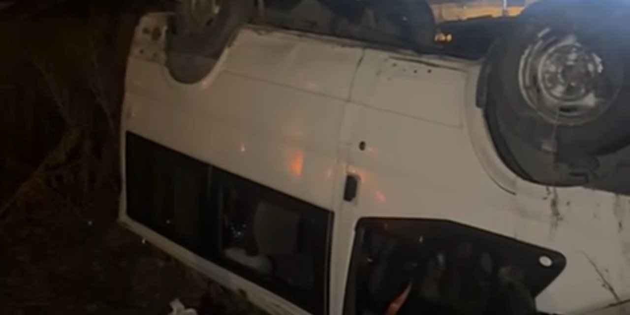 Yüksekova’da minibüs takla attı: 7 yaralı