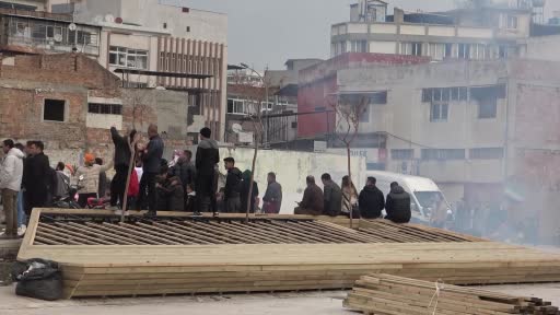 Esad ülkeyi terk etti, Adana'daki Suriyeliler kutlama yaptı