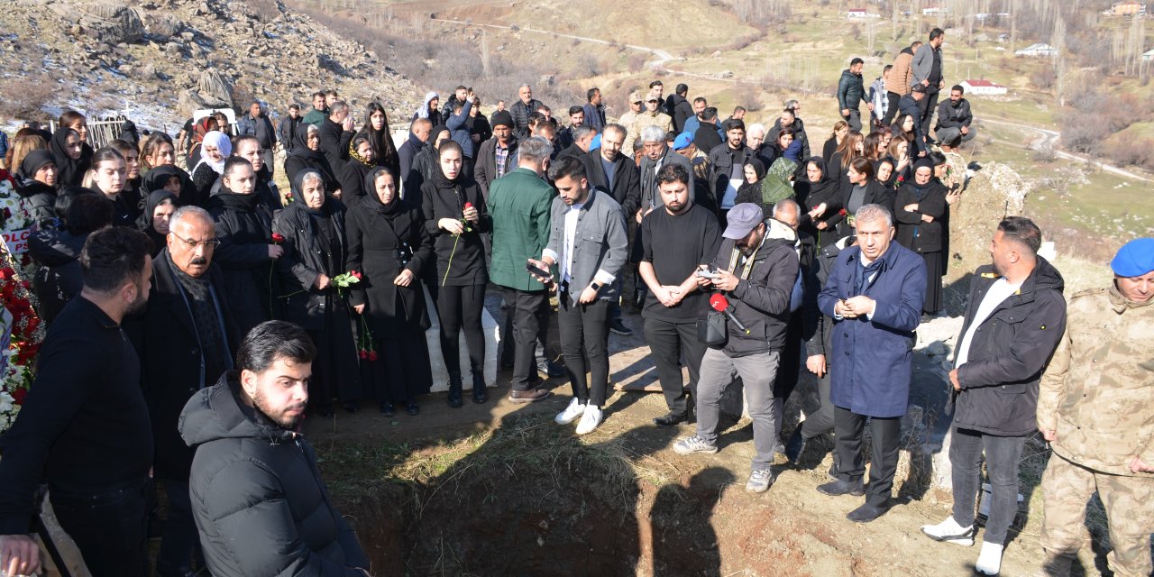 Şırnak'ta kanaat önderi son yolculuğuna uğurlandı