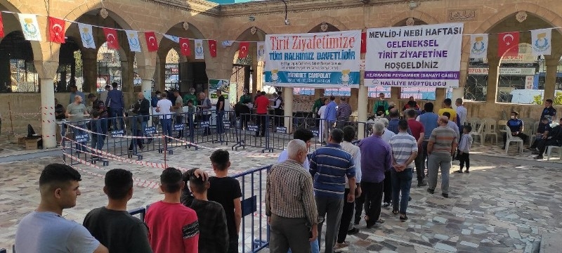 ŞANLIURFA’DA “TİRİT” GELENEĞİ DEVAM EDİYOR