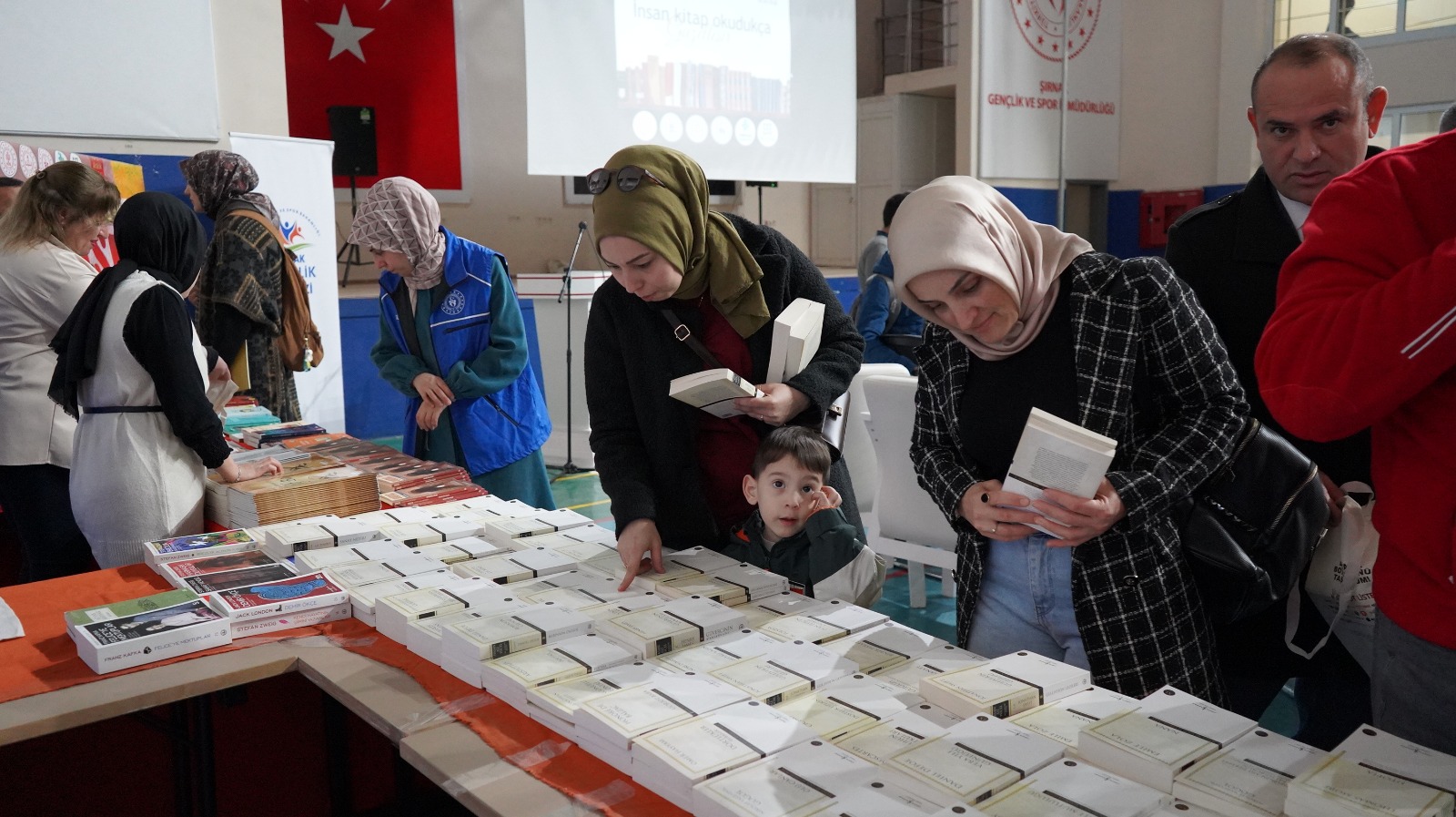 Şırnak’ta Kitap Coşkusu: 2. Şırnak Kitap Günleri Fuarı Başladı