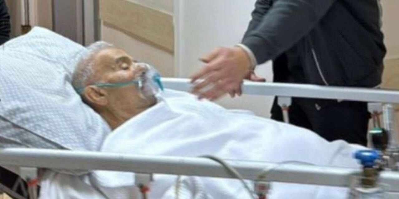 Ferdi Tayfur, ambulans uçakla Muğla'dan Antalya'ya sevk edildi