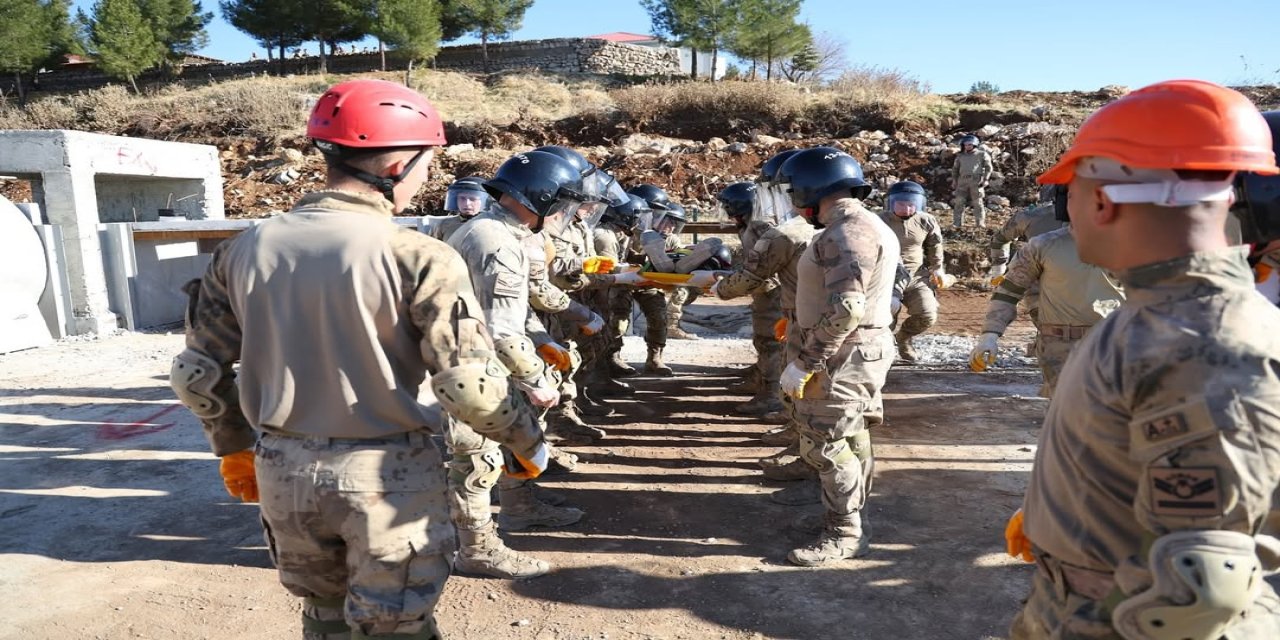 Şırnak’ta Cumhuriyetin 100. Yılında Anlamlı Tatbikat: 540 Jandarma Personeli Eğitildi