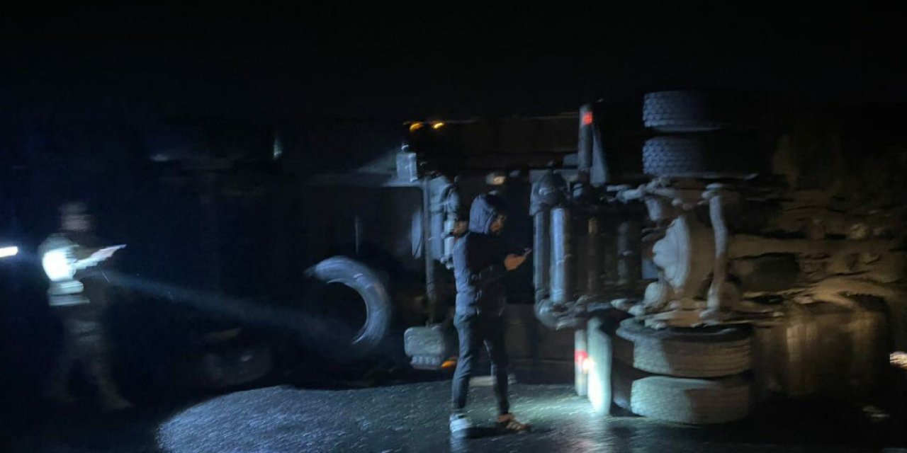 İdil’de Tır ile Minibüs Çarpıştı:1 Yaralı