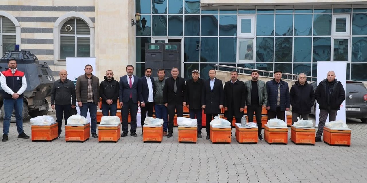 Cizre'de Arıcılığa Hibe Destekli 168 Kovan ve 21 Arıcı Seti Dağıtıldı